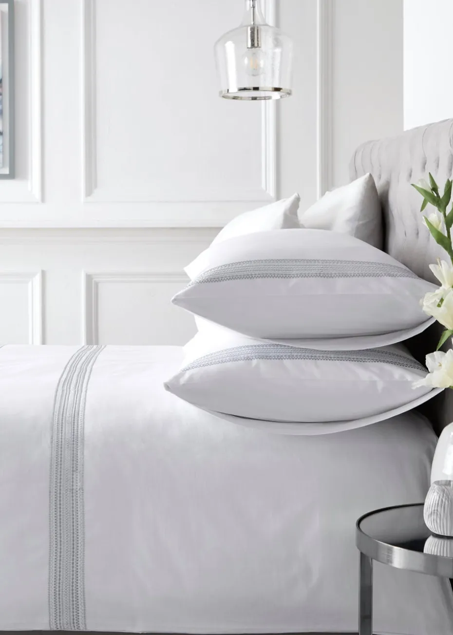 Appletree Boutique Embroidered Band White Duvet Cover Set