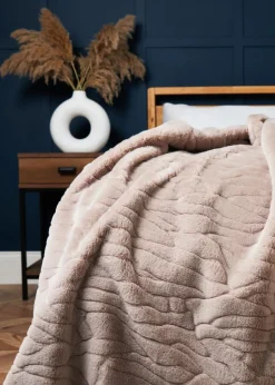 BHS Luxury Embossed Tan Rabbit Faux Fur Throw (127x152cm)