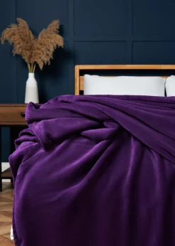 BHS Microfleece Plum Throw (140 x 180cm)