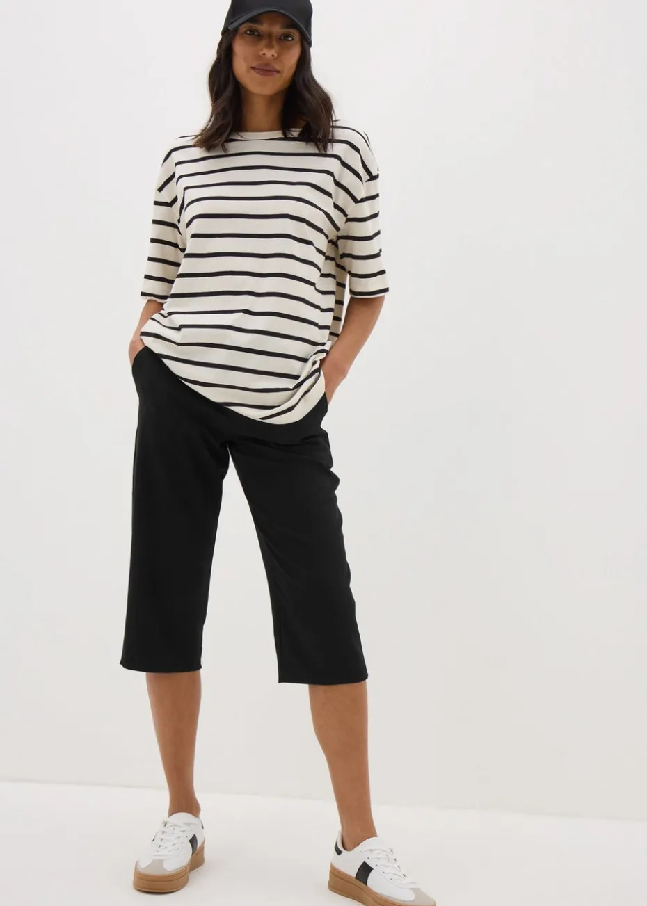 Black Cropped Trousers
