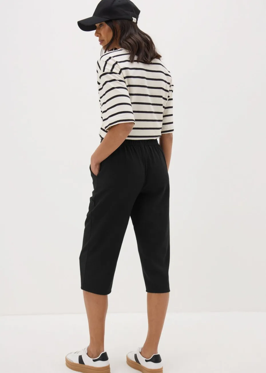 Black Cropped Trousers