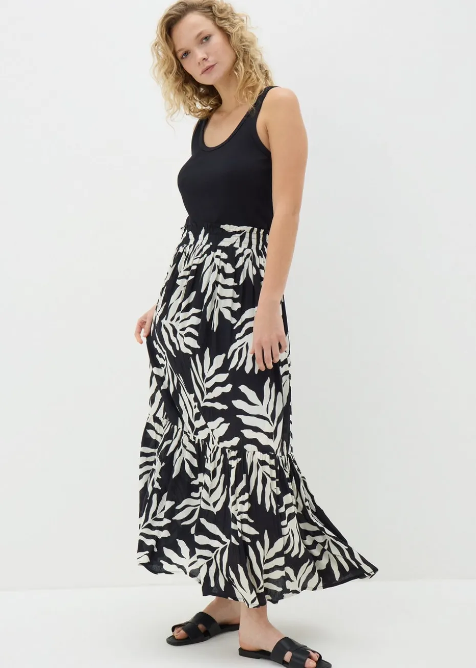 Black Monochrome Leaf Cheesecloth Maxi Skirt