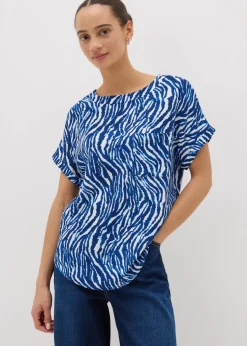 Blue Animal Print Pocket Box Top