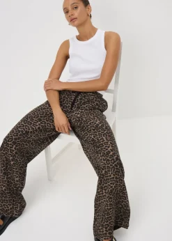 Brown Leopard Print Comfort Fit Jeans