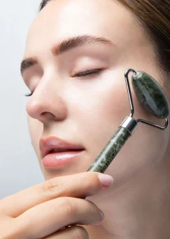 Brushworks Jade Roller