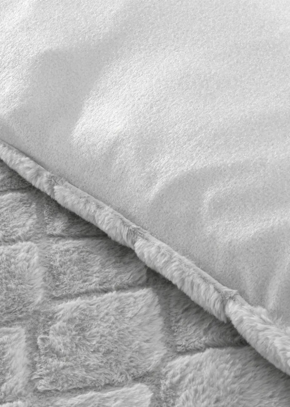 Catherine Lansfield Cosy Diamond Faux Fur Duvet Cover Set