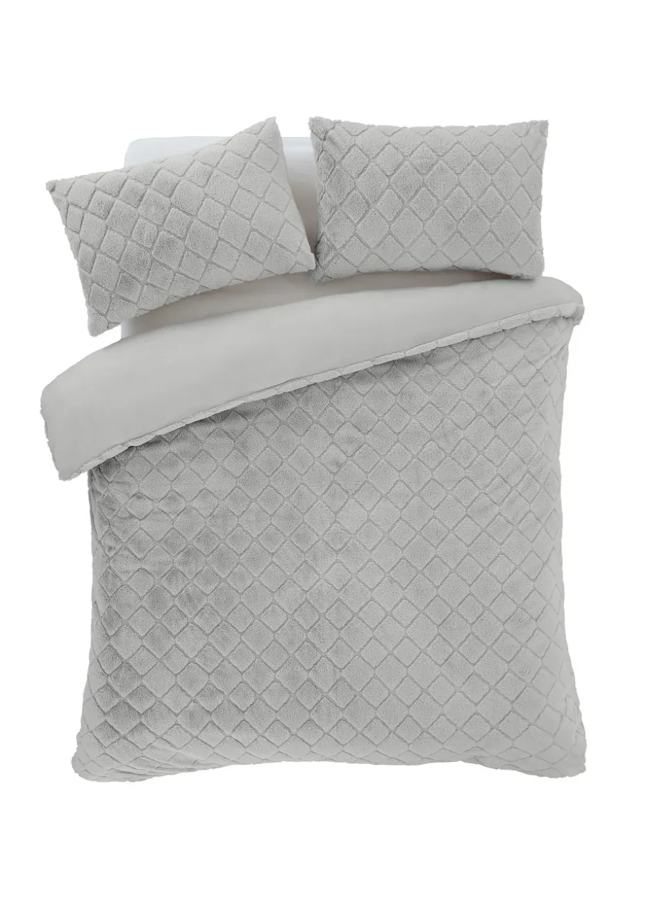 Catherine Lansfield Cosy Diamond Faux Fur Duvet Cover Set