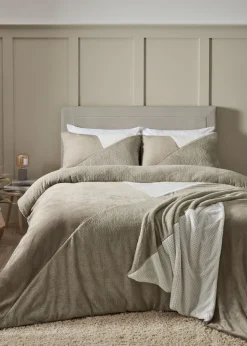 Catherine Lansfield Cosy Larsson Geo Fleece Duvet Cover Set