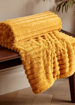 Catherine Lansfield Cosy Ribbed Faux Fur Soft Blanket Throw (130x170 cm)