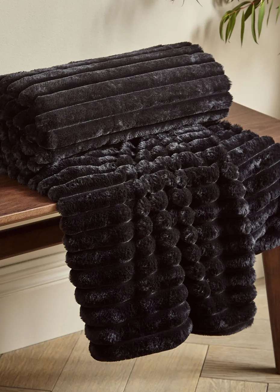 Catherine Lansfield Cosy Ribbed Faux Fur Soft Blanket Throw (130x170 cm)