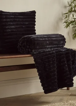 Catherine Lansfield Cosy Ribbed Faux Fur Soft Blanket Throw (130x170 cm)