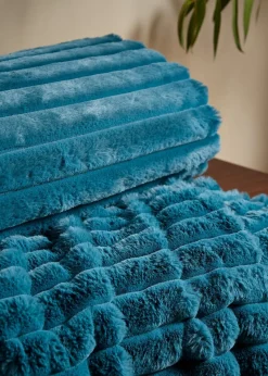 Catherine Lansfield Cosy Ribbed Faux Fur Soft Blanket Throw (130x170 cm)