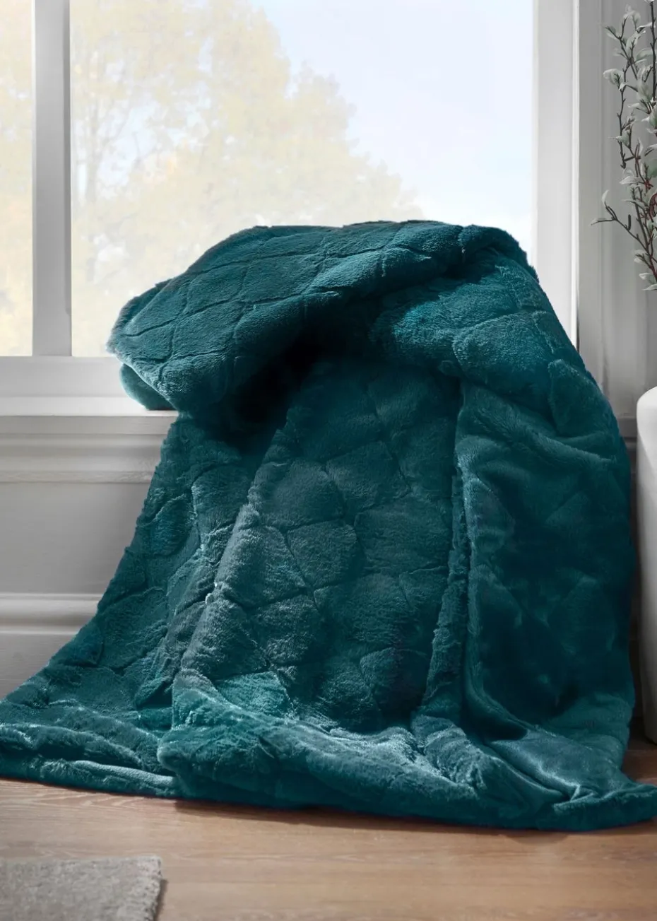 Catherine Lansfield Cosy Diamond Soft 130x170cm Blanket Throw