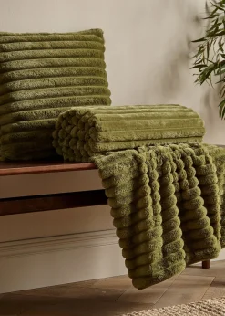 Catherine Lansfield Cosy Ribbed Faux Fur Soft Blanket Throw (130x170 cm)