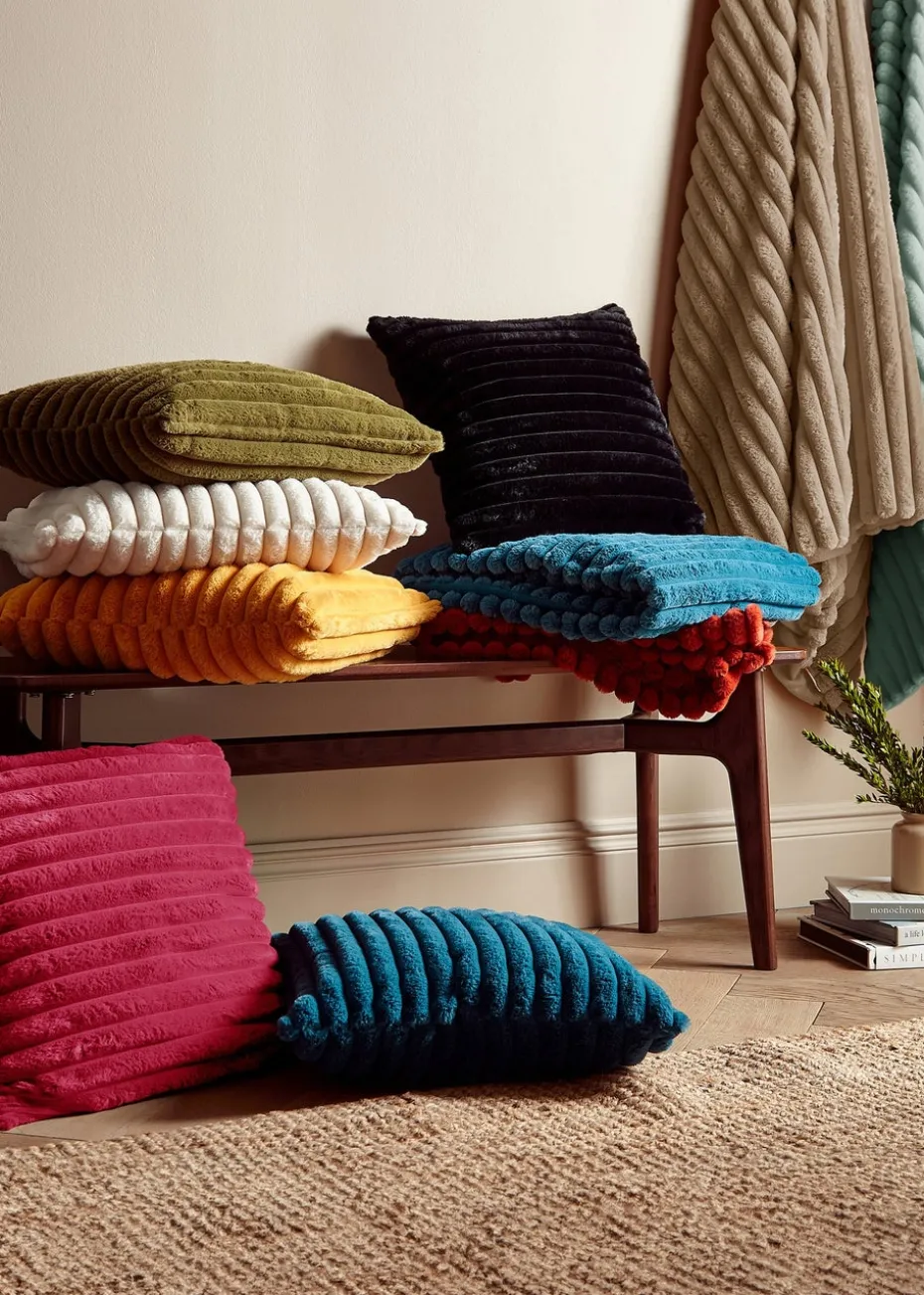 Catherine Lansfield Cosy Ribbed Faux Fur Soft Blanket Throw (130x170 cm)