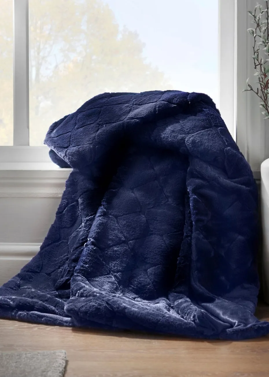 Catherine Lansfield Cosy Diamond Soft 130x170cm Blanket Throw