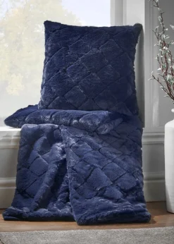 Catherine Lansfield Cosy Diamond Soft 130x170cm Blanket Throw