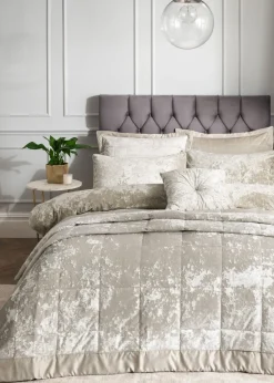 Catherine Lansfield Crushed Velvet Quilted Bedspread (220x220cm)