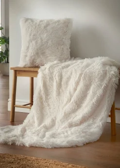 Catherine Lansfield Cuddly Cushion (45x45cm)