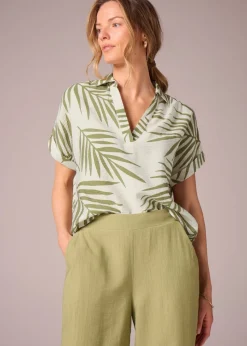 Et Vous Green Palm Print Airflow V-Neck Blouse