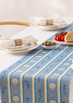 furn. Blue Sea Shells Indoor/Outdoor Table Runner