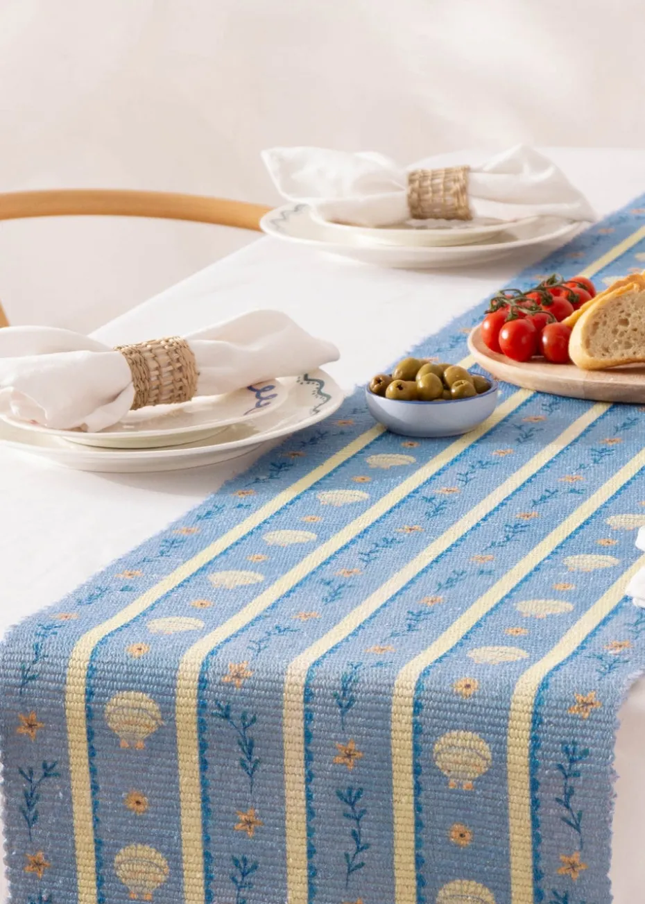 furn. Blue Sea Shells Indoor/Outdoor Table Runner