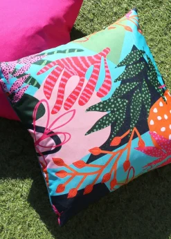 furn. Coralina Outdoor Filled Cushion (43cm x 43cm x 8cm)