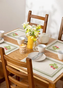 furn. Strawberry Set Of 4 Table Placemats (46 x 36cm)