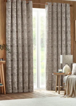 furn. Winter Woods Animal Chenille Eyelet Curtains