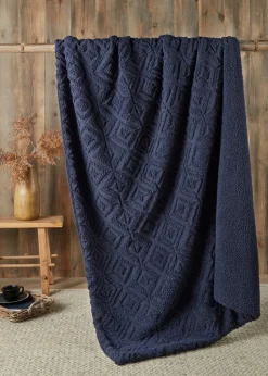 Fusion Snug Romo Navy Pinsonic Fleece Throw (130x180cm)