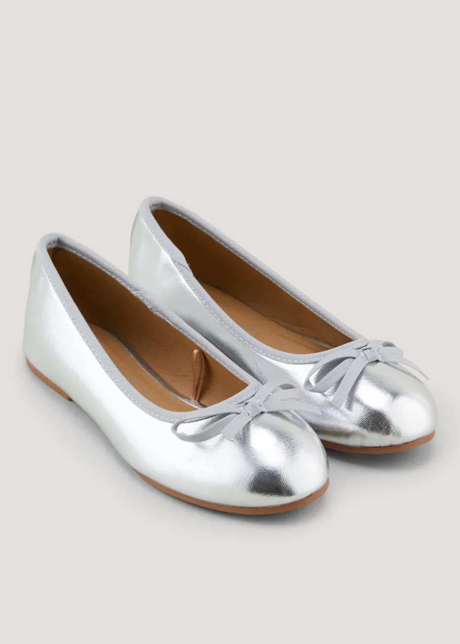 Girls Silver Ballet Flats (Younger 12-Older 5)