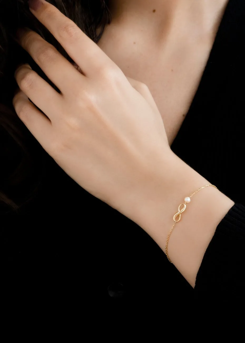 Golden Moments 9ct Gold Infinity Bracelet with Fresh Water Pearl