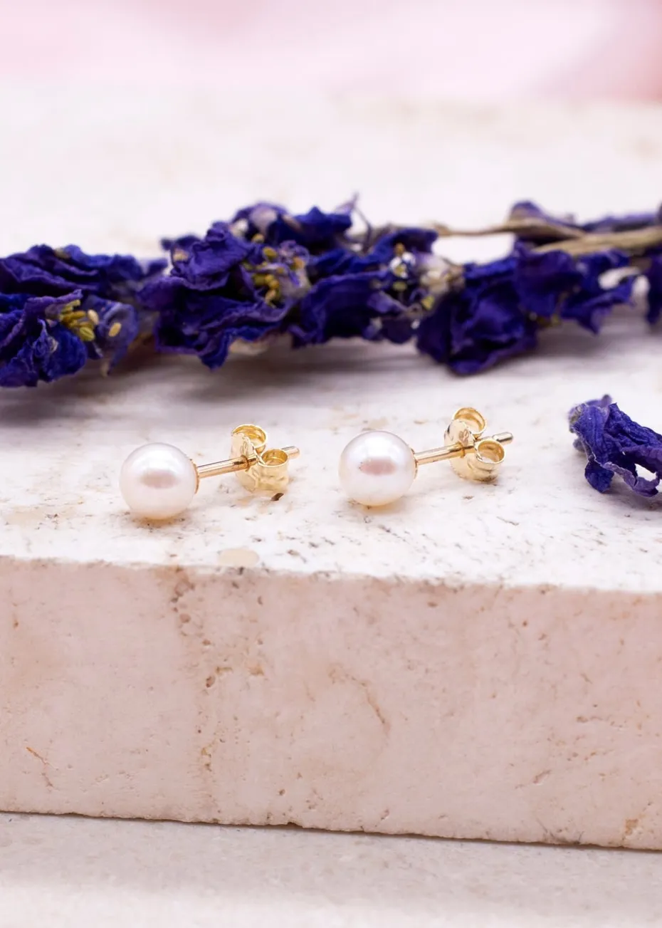 Golden Moments 9ct Yellow Gold Freshwater Pearl Stud Earrings