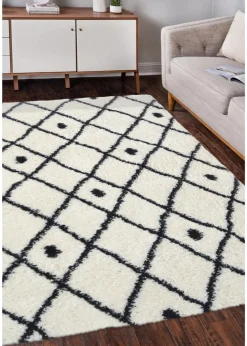 Homemaker White Snug Shaggy Diamond Rug