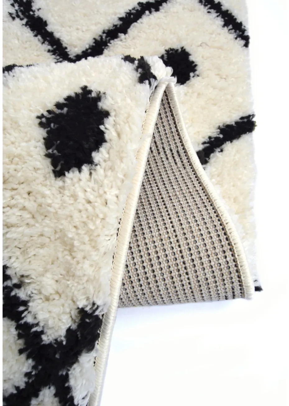 Homemaker White Snug Shaggy Diamond Rug