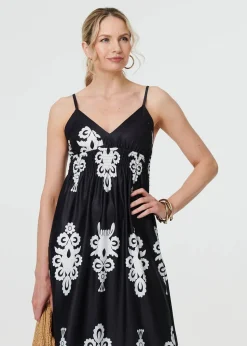 Izabel London Black & White Ikat Print Sleeveless Shirred Maxi Dress