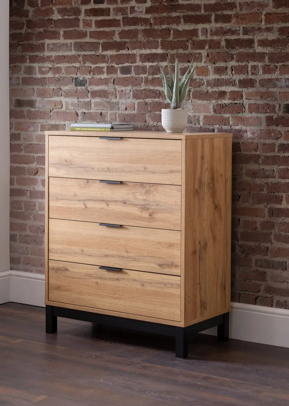 Julian Bowen Bali 4 Drawer Chest in Light Oak (97 x 80 x 40cm)
