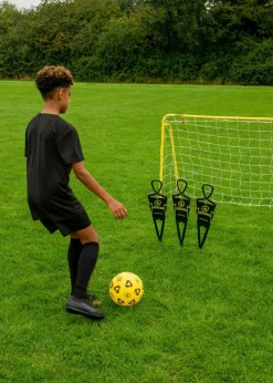 Kickmaster Multi Colour Ultimate Football Challenge set