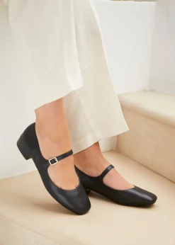 Linzi Carley Black Faux Leather Low Block Court Shoe