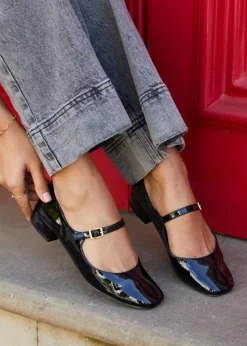 Linzi Carley Black Faux Patent Leather Low Block Court Shoe