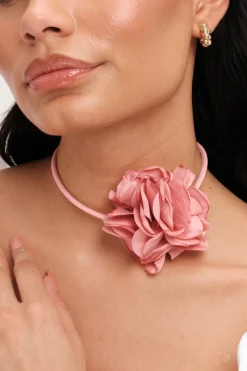 Mood Gold Pink Flower Corsage Necklace
