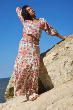 Pixiegirl Petite White Abstract Tile Tiered Maxi Skirt