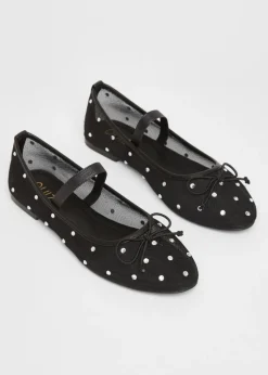 Quiz Black Mesh Diamante Bow Pumps