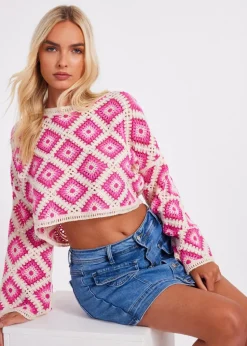 Quiz Fuschia Crochet Geometric Crop Top