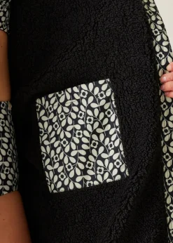 Regatta Jasmine Flower Black Orla Waterproof Hydrofort Changing Robe