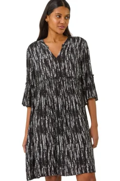 Roman Black Abstract Crinkle Smock Dress