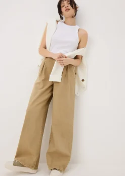 Stone Pleat Wide Leg Jeans