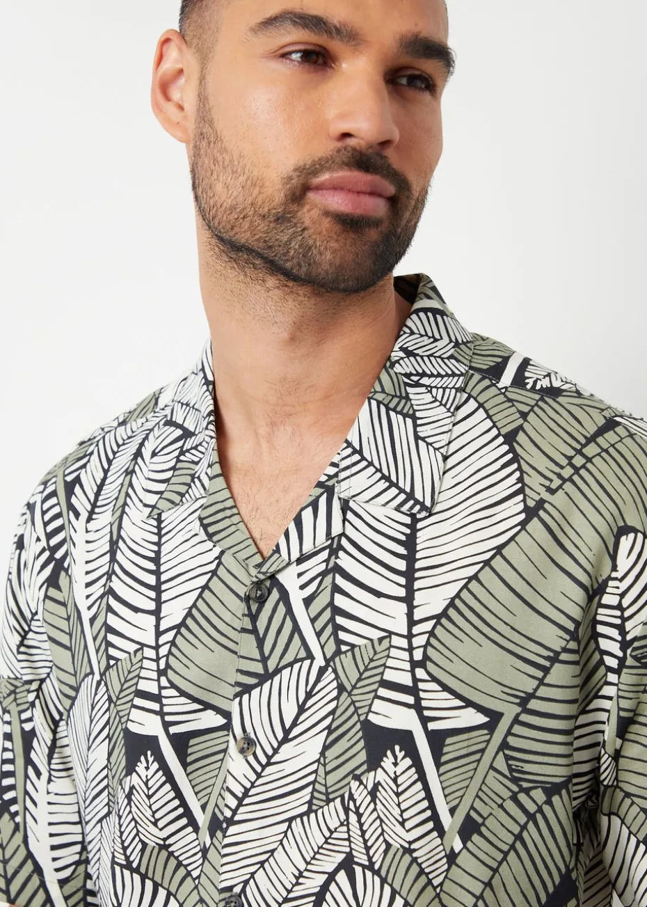 Threadbare Black Retro Tropical Leaf Print Revere Collar Shirt