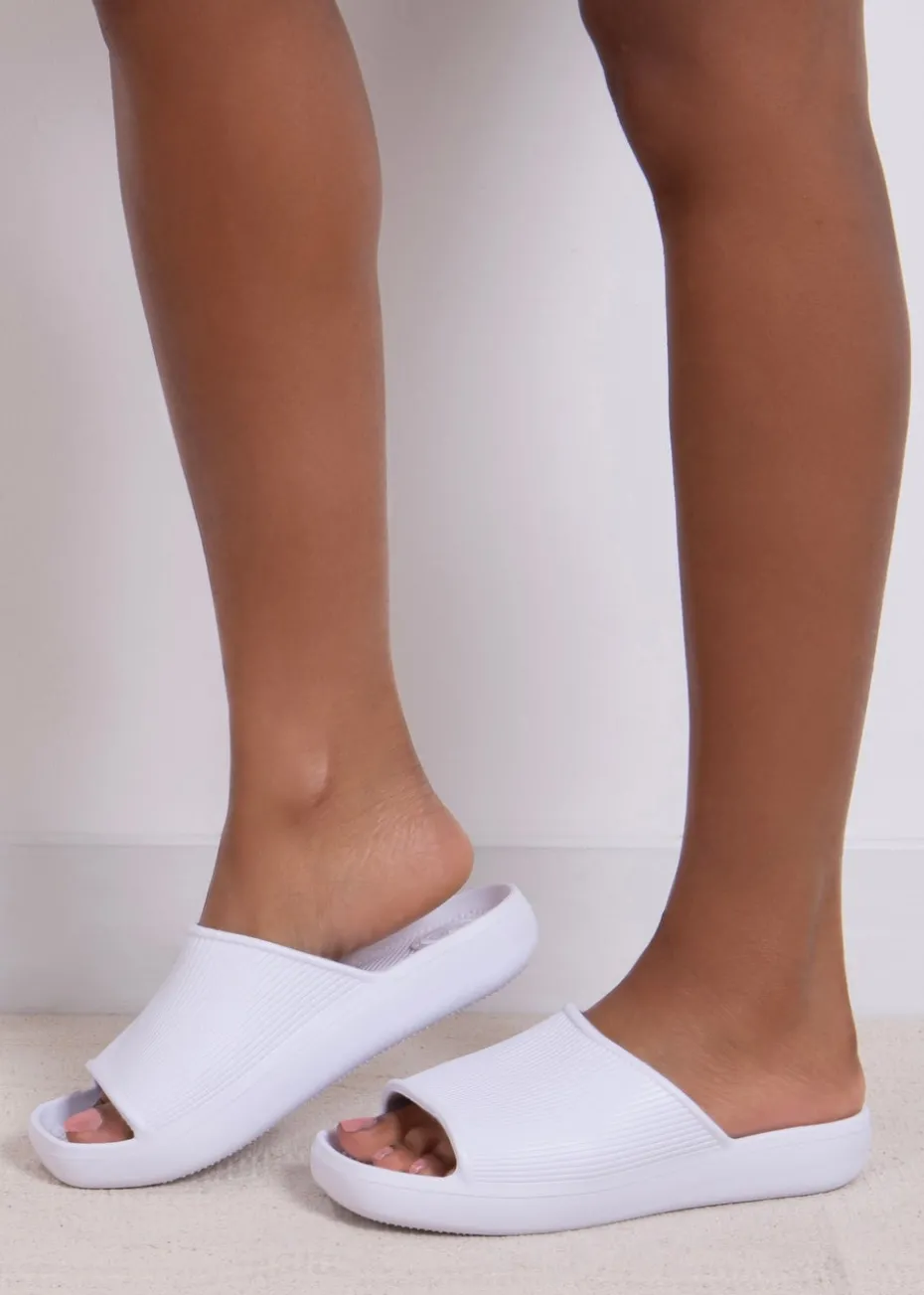 Totes Solbounce White Ribbed Slider