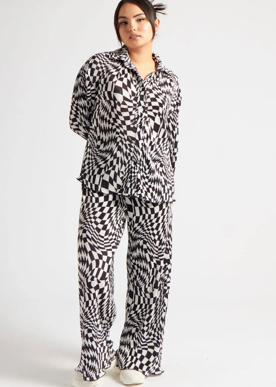 Urban Bliss Black Geometric Plisse Wide Leg Trouser